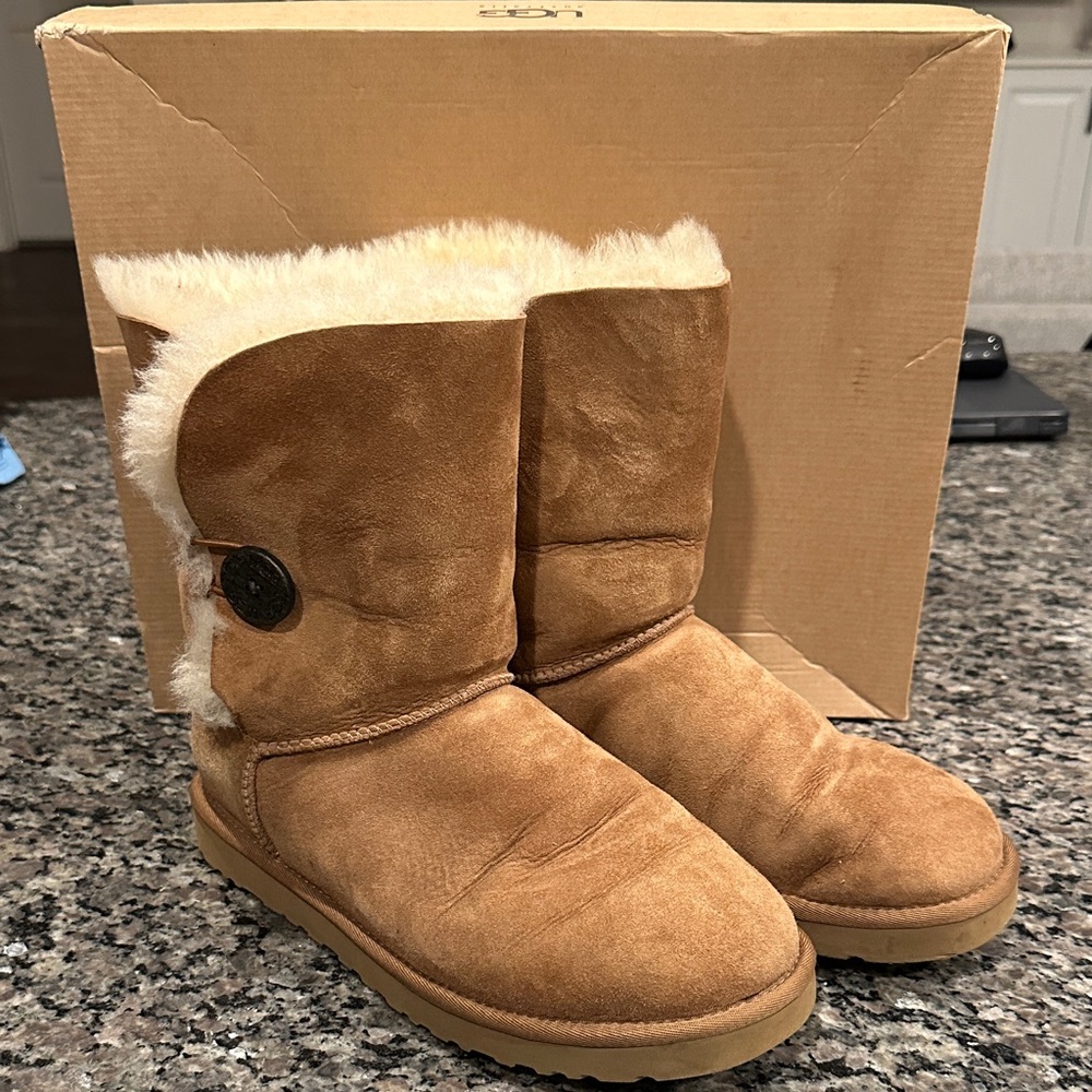 UGG Bailey Button boots